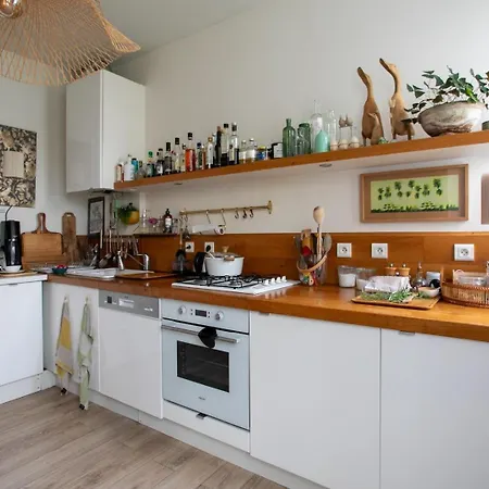 The Iris - Cosy Spacious House & Terrace 4*