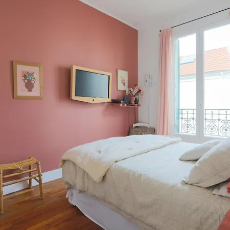 Guest house The Iris - Cosy Spacious House & Terrace 4*