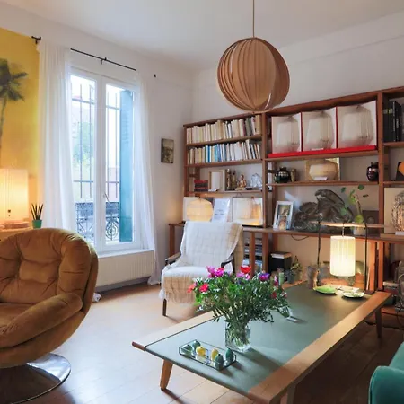The Iris - Cosy Spacious House & Terrace
